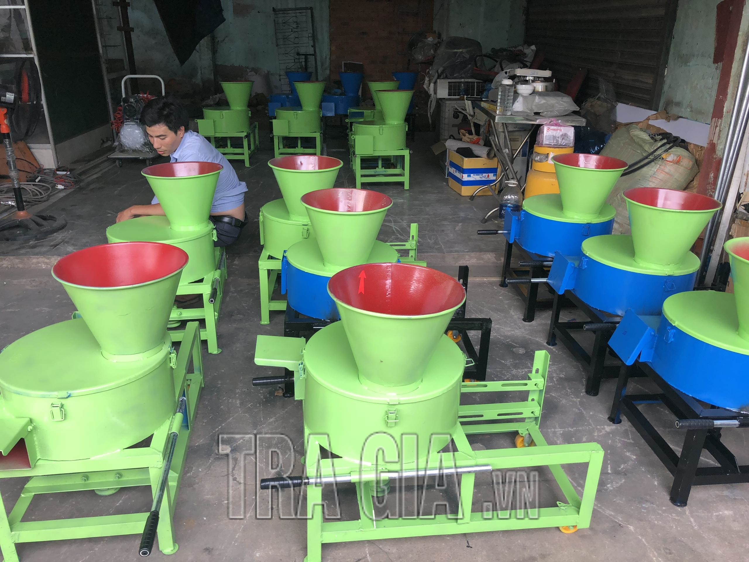 Có máy thái băm chuối, ngành chăn nuôi sẽ khởi sắc