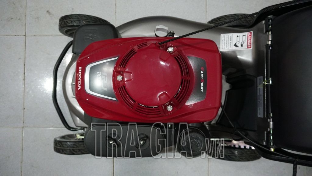 Động cơ của máy cắt cỏ đẩy tay Honda HRJ196